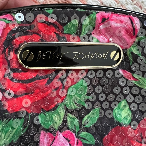 Set of three Betsey Johnson zipper pouches - Picture 4 of 14